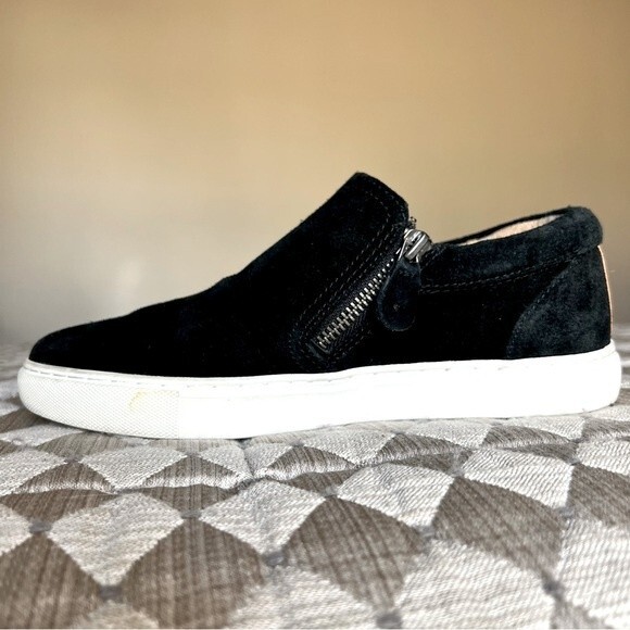 Gentle Souls by Kenneth Cole Lowe Black Suede Slip On Sneaker Shoes Women’s 6 M - Picture 2 of 15